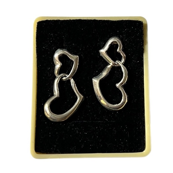 Elegant Silver Heart Earrings - Picture 9 of 11